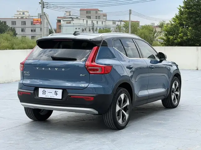 VOLVO XC40 LUXURY 2022