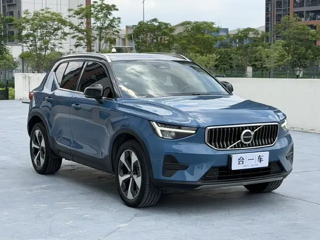 VOLVO XC40 LUXURY 2022