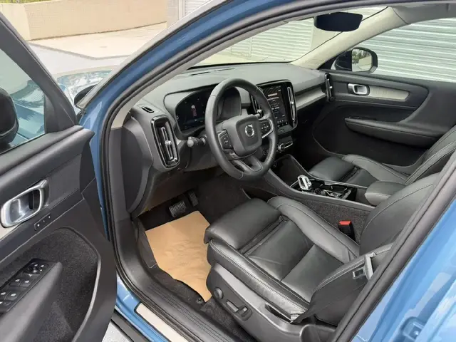 VOLVO XC40 LUXURY 2022