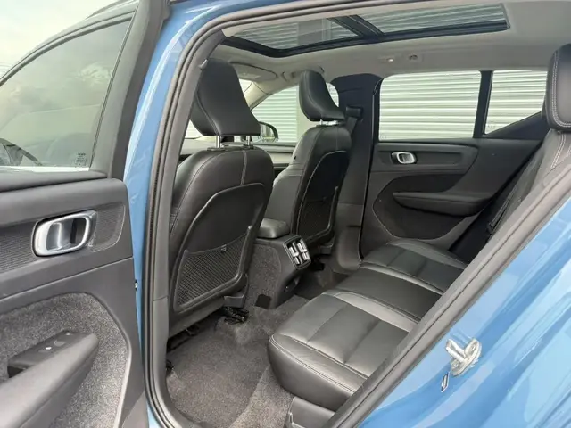 VOLVO XC40 LUXURY 2022