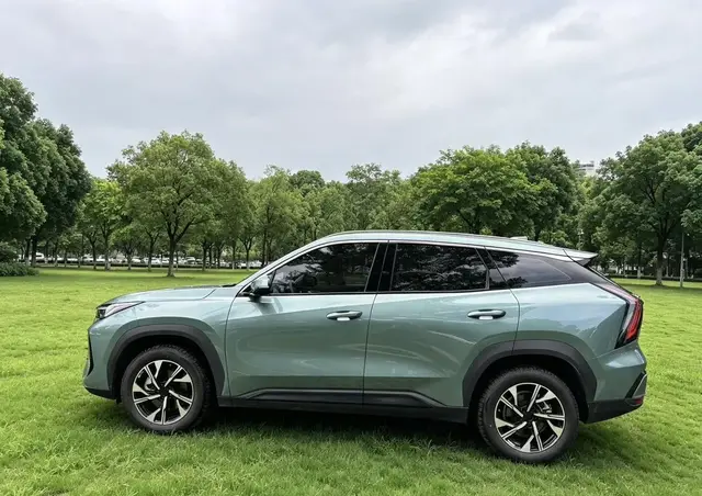 GEELY BOYUE L ПРЕДМАКСИМАЛЬНАЯ 2025