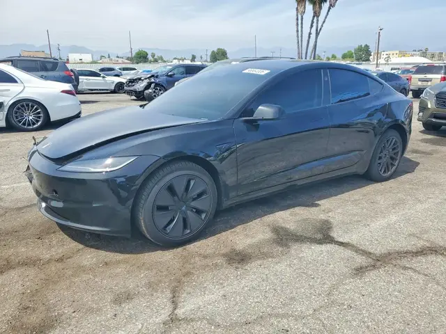 TESLA MODEL 3 2025