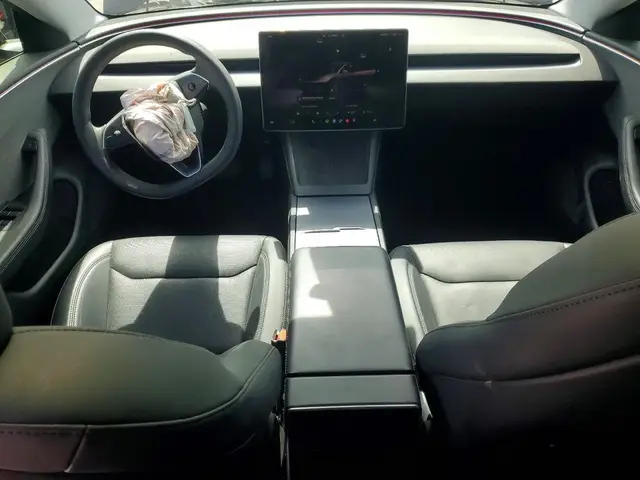 TESLA MODEL 3 2025