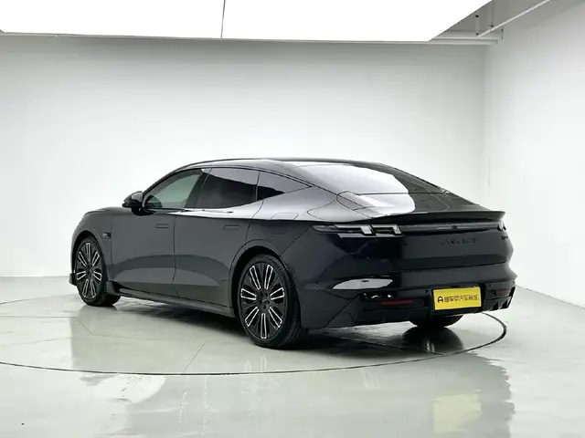 LYNK & CO 10 EM-P 2025
