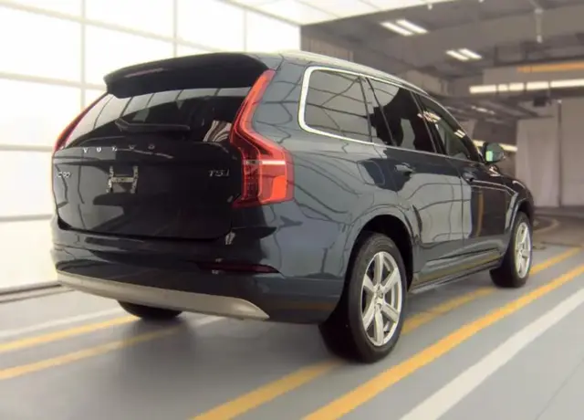 VOLVO XC90 T5 MOMENTUM 7-PASSENGER 2022