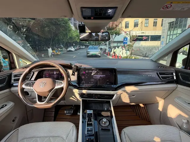 VOLKSWAGEN VILORAN 380TSI PREMIUM 2022