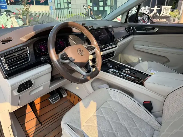 VOLKSWAGEN VILORAN 380TSI PREMIUM 2022