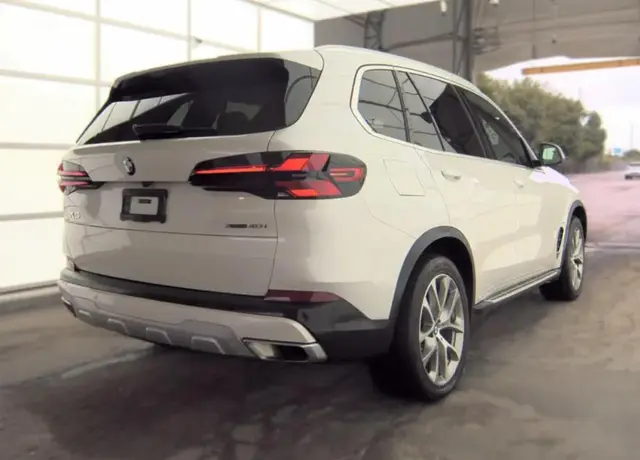 BMW X5 SPORTS ACTIVITY VEHICLE 2023