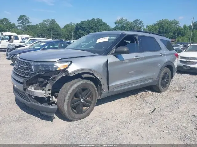 FORD EXPLORER XLT 2023