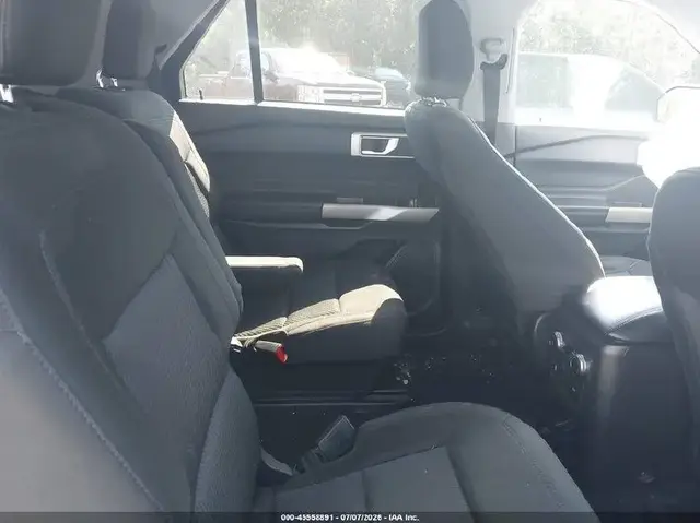 FORD EXPLORER XLT 2023