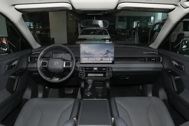 TOYOTA RAV4 LUXURY 2026