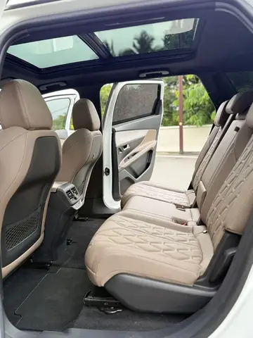 PEUGEOT 5008 2021