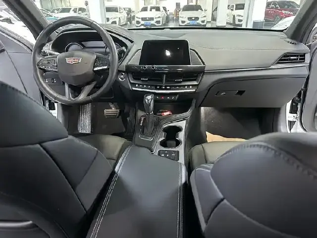 CADILLAC CT4 LUXURY 2023