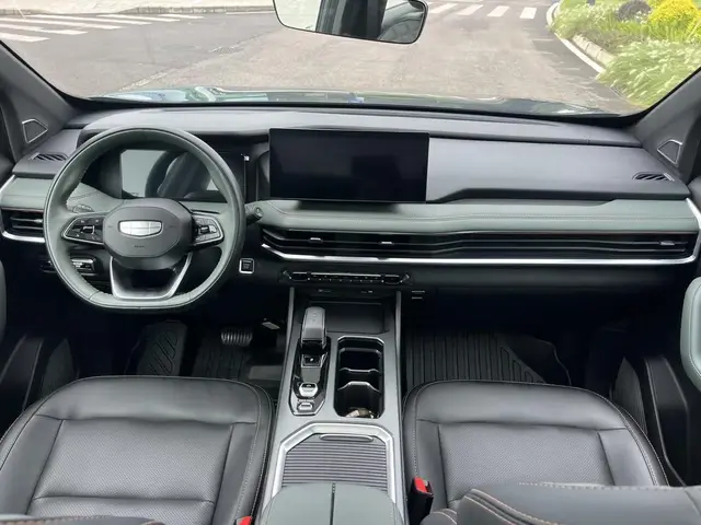 GEELY OKAVANGO ПРЕДМАКСИМАЛЬНАЯ 2023