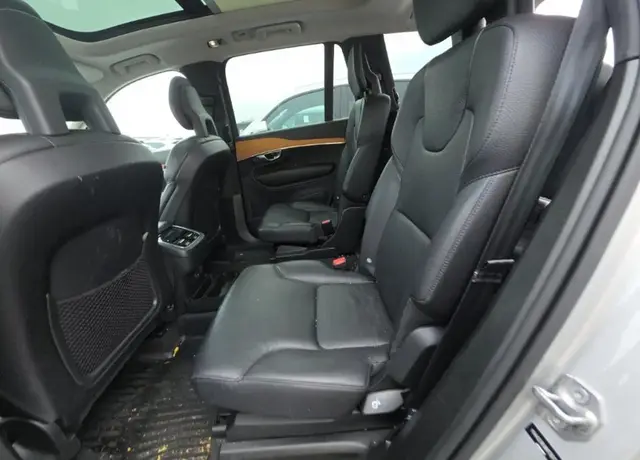 VOLVO XC90 T6 MOMENTUM 6-PASSENGER 2021