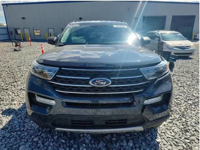 FORD EXPLORER XLT 2023