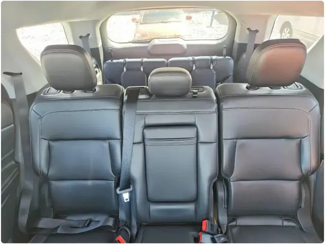 FORD EXPLORER XLT 2023