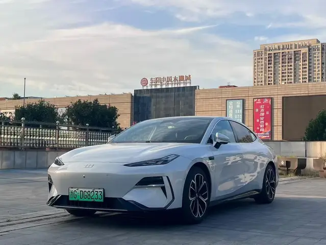 GEELY GALAXY E8 ПРЕДМАКСИМАЛЬНАЯ 2027
