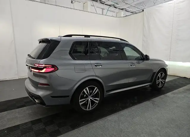 BMW X7 SPORTS ACTIVITY VEHICLE 2022