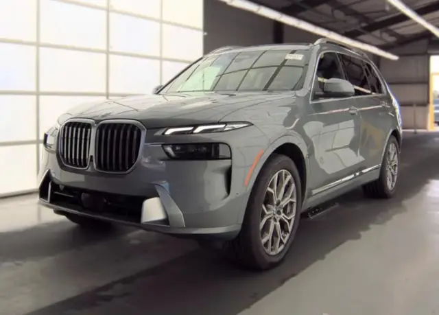 BMW X7 SPORTS ACTIVITY VEHICLE 2023