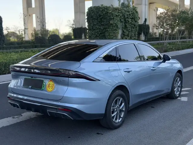 GEELY L6 2025