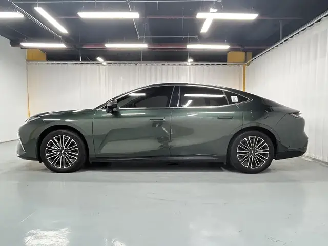 GEELY STAR 8 PHEV 2025