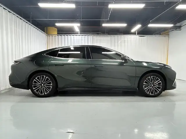 GEELY STAR 8 PHEV 2025