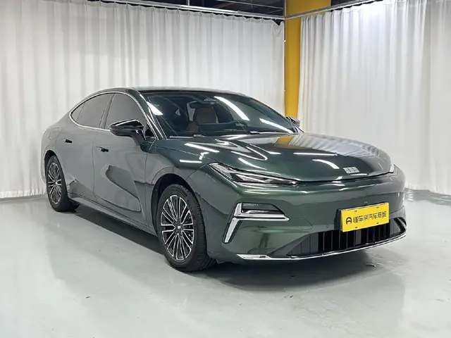 GEELY STAR 8 PHEV 2025