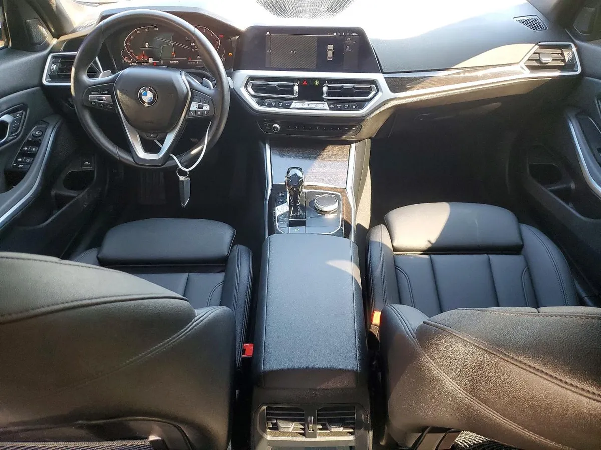 BMW 330XI 2019