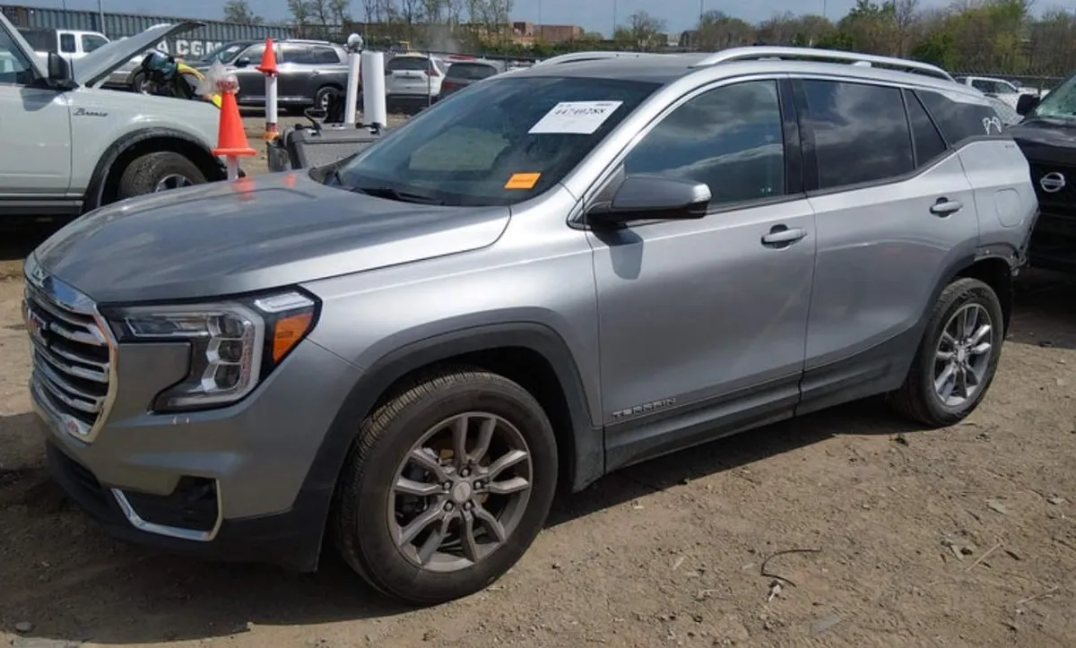 GMC TERRAIN SLT 2023