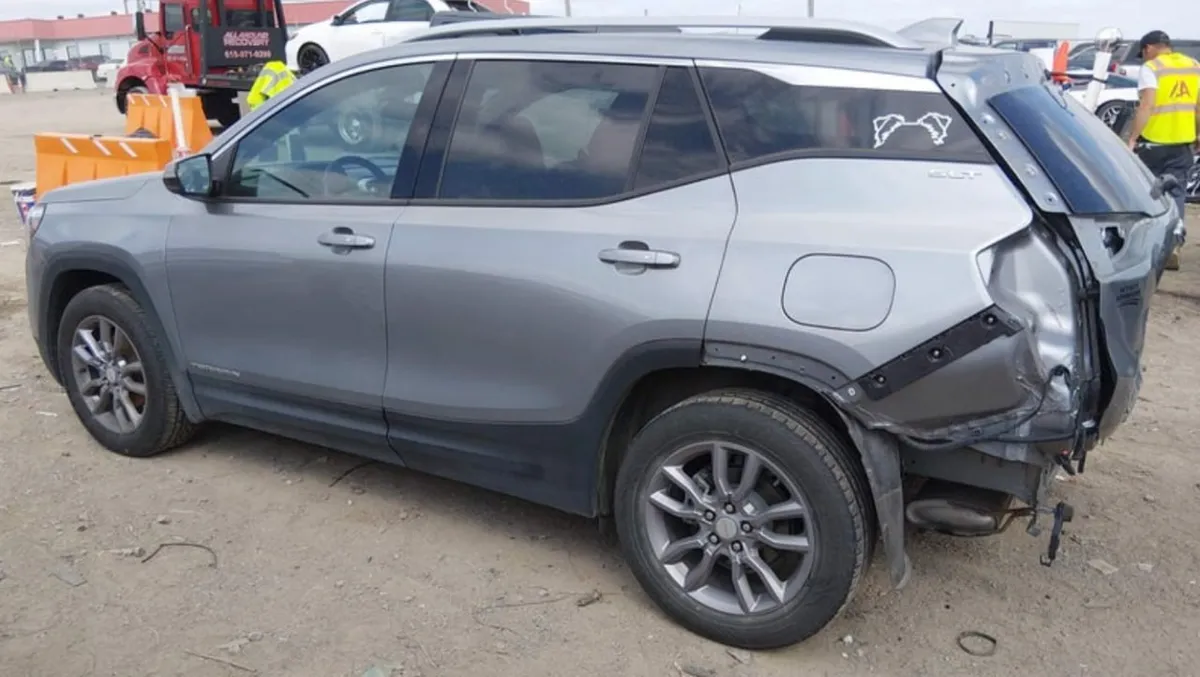 GMC TERRAIN SLT 2023