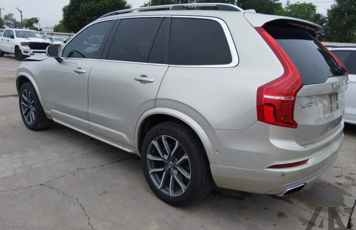 VOLVO XC90 T6 MOMENTUMS 2017