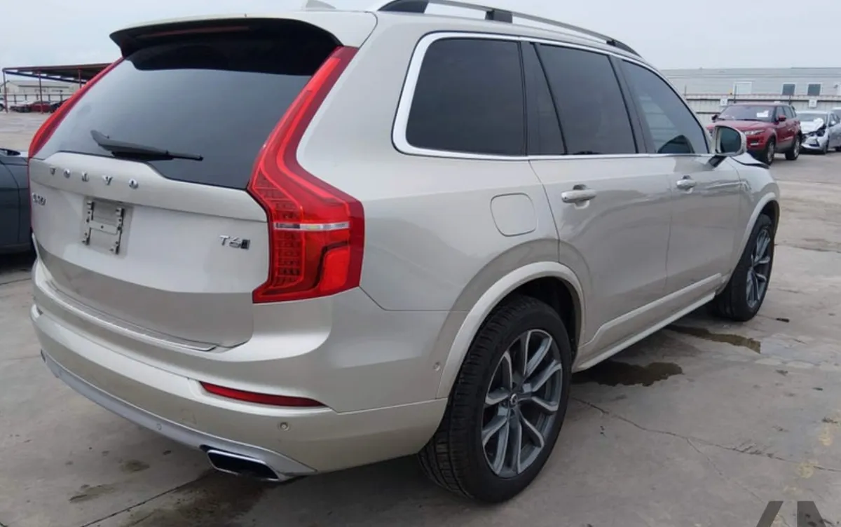 VOLVO XC90 T6 MOMENTUMS 2017
