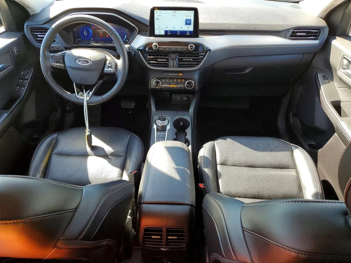 FORD ESCAPE SEL 2022