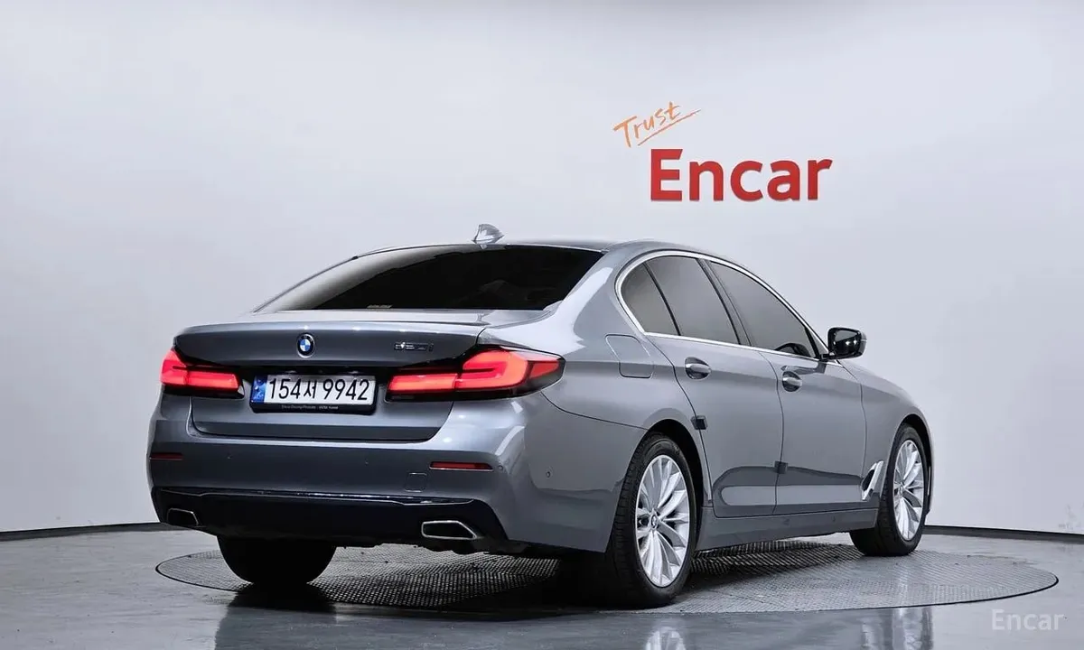 BMW 520I LUXURY 2023