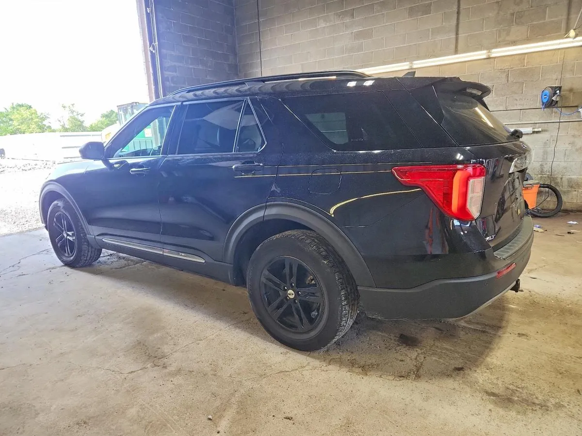 FORD EXPLORER XLT 2022