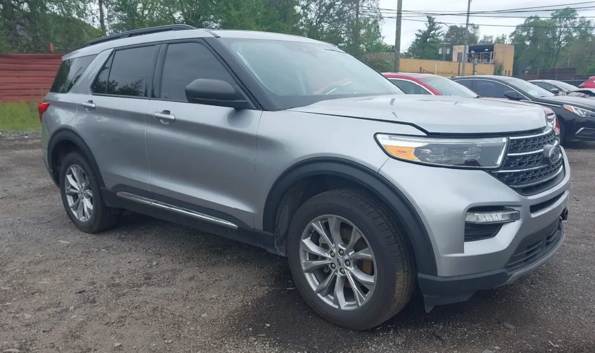 FORD EXPLORER XLT 2023