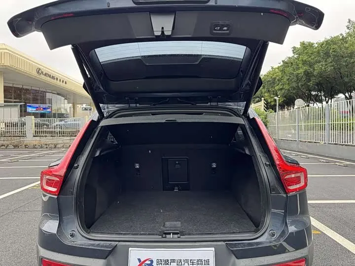 VOLVO XC40 T4 AWD 2022