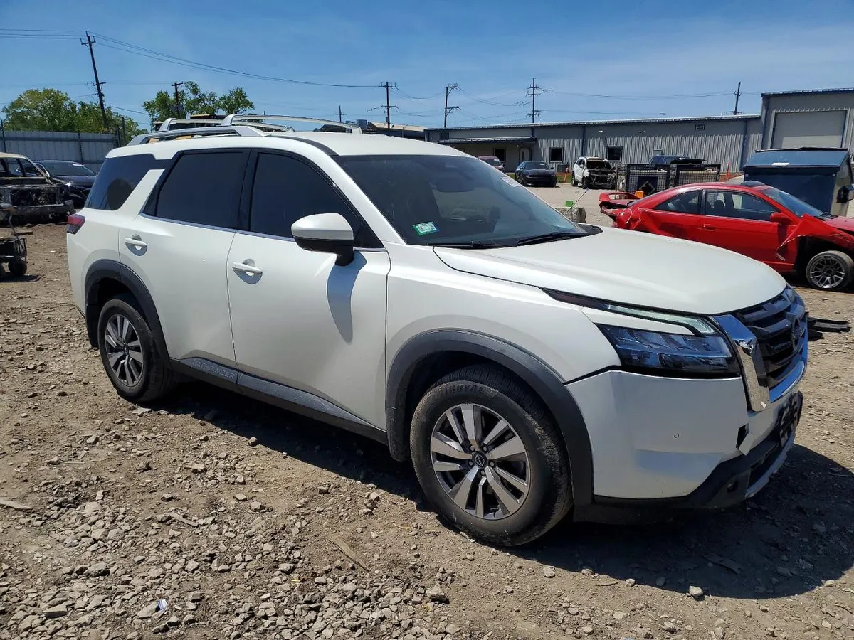 NISSAN PATHFINDER SL 2022