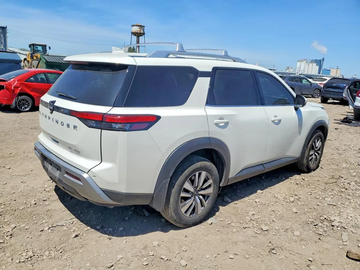NISSAN PATHFINDER SL 2022