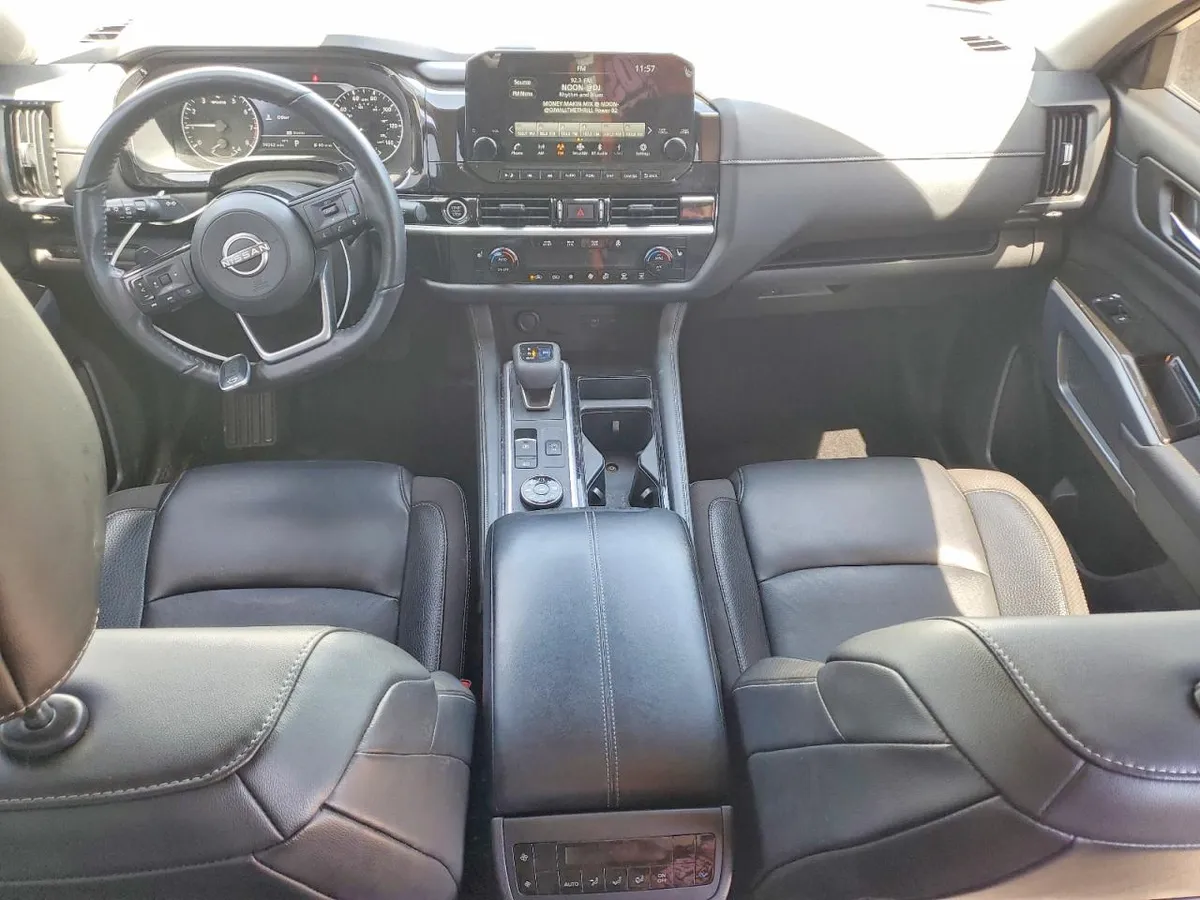 NISSAN PATHFINDER SL 2022