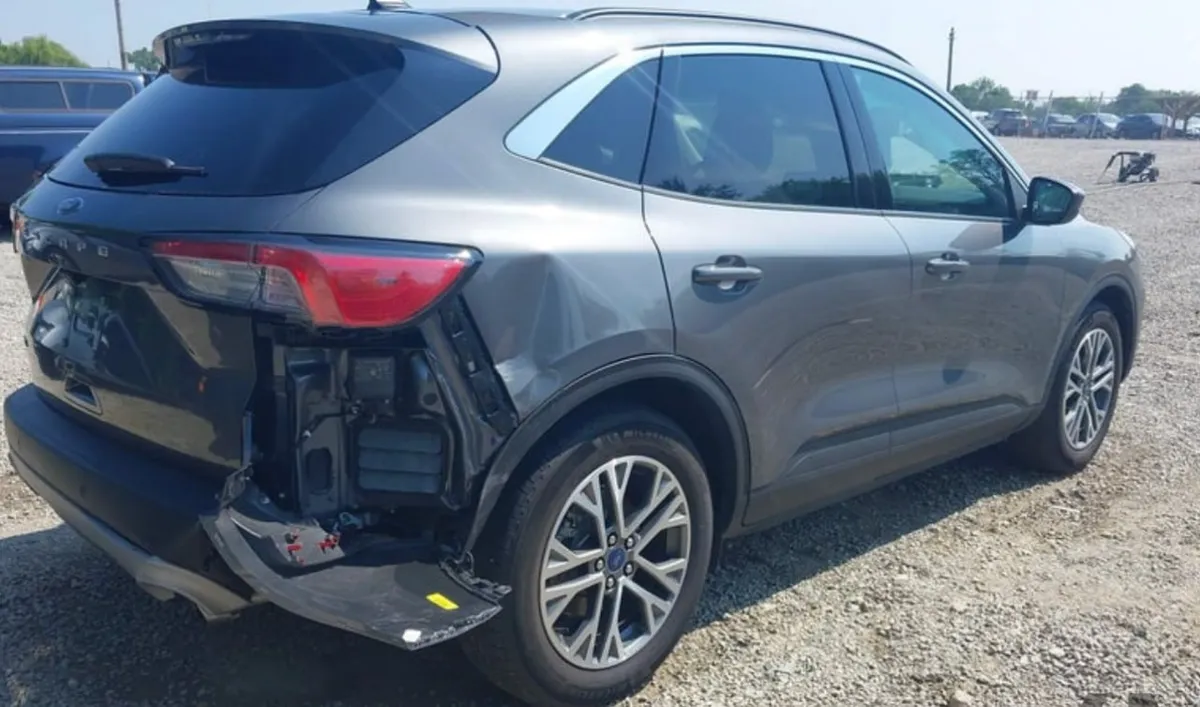 FORD ESCAPE SEL 2022