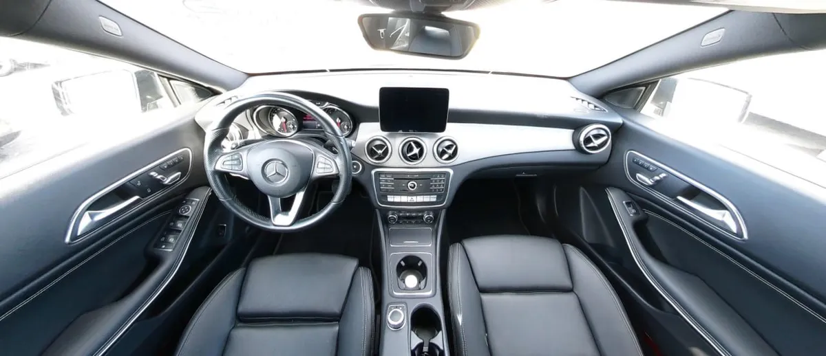 MERCEDES-BENZ CLA 250 2019