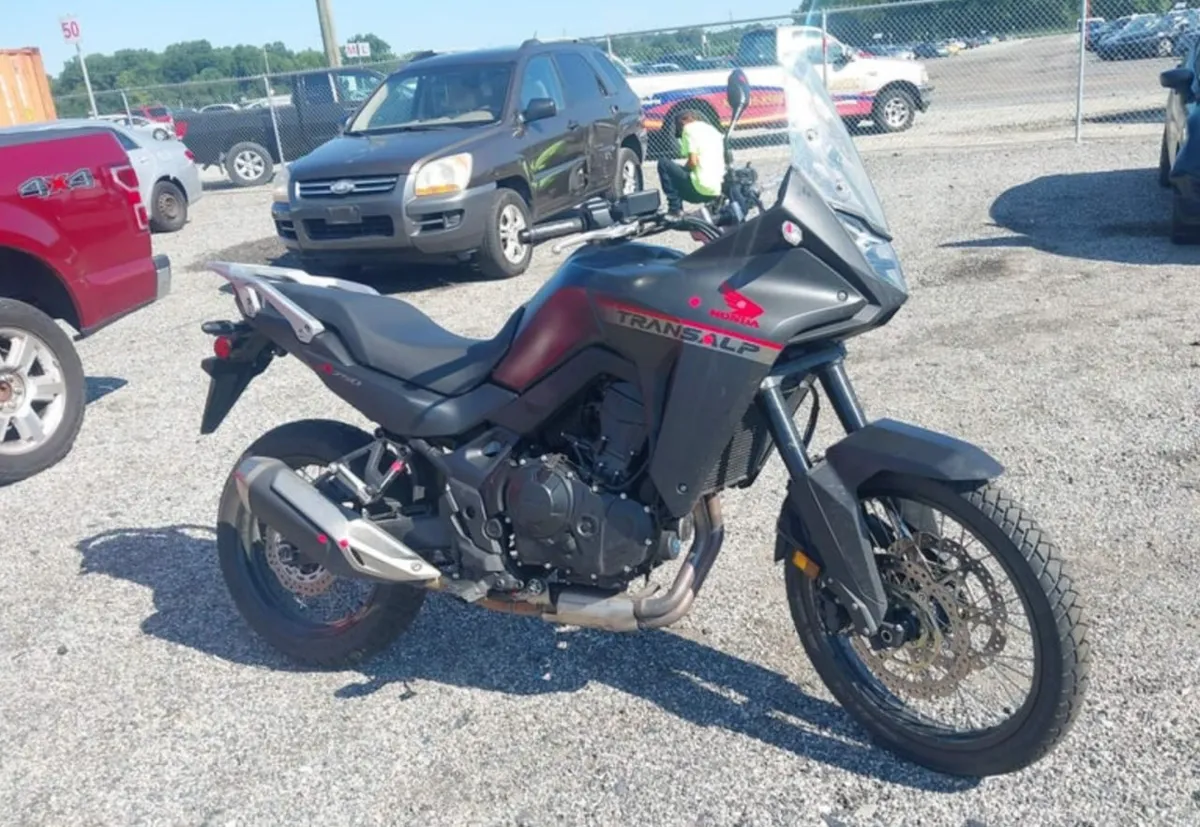 HONDA XL750 2024