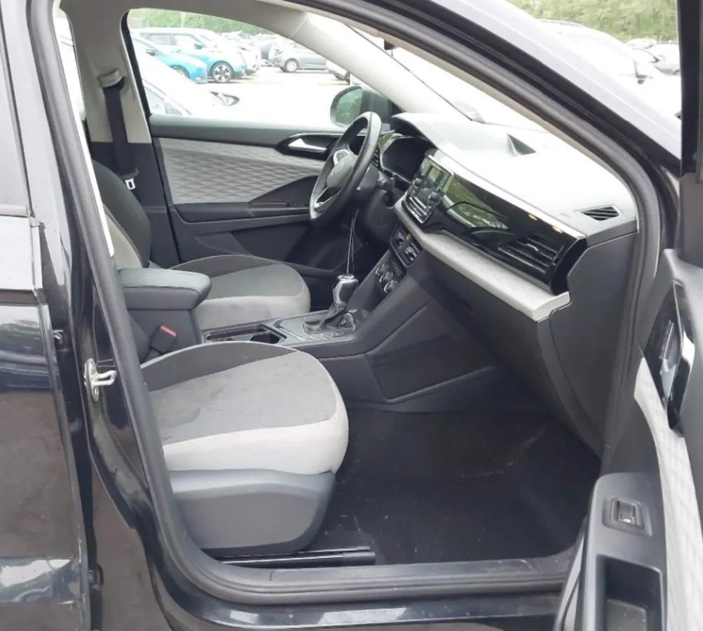 VOLKSWAGEN TAOS 2023