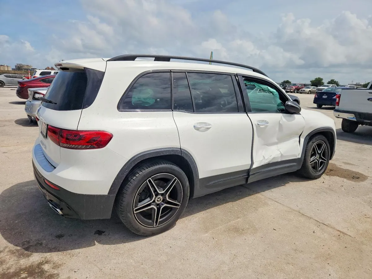 MERCEDES-BENZ GLB 250 2023