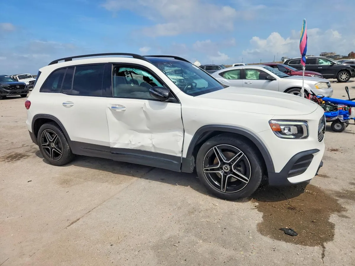 MERCEDES-BENZ GLB 250 2023