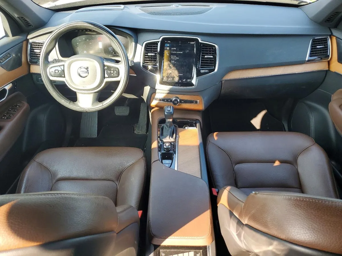 VOLVO XC90 T6 MOMENTUM 2022