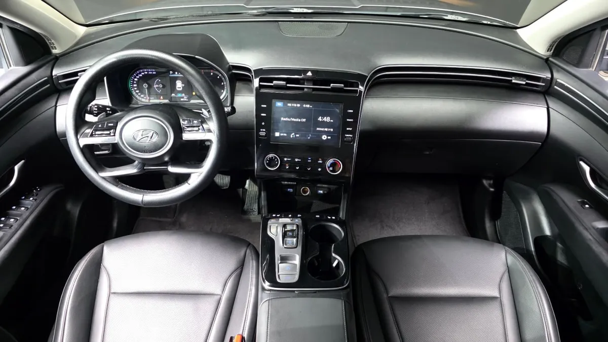 HYUNDAI TUCSON ДОВОДЧИКИ СТЕКОЛ ЗЕРКАЛО ЗАДНЕГО ВИДА С ЗАТЕМНЕНИЕМ МУЛЬТИРУЛЬ ПОДОГРЕВ РУЛЯ ЭЛЕКТРОПРИВОД БОКОВЫХ З 2022