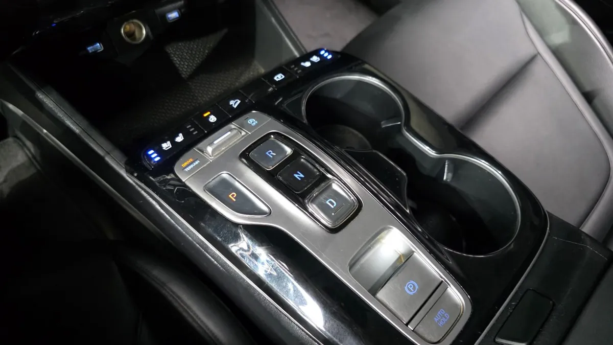 HYUNDAI TUCSON ДОВОДЧИКИ СТЕКОЛ ЗЕРКАЛО ЗАДНЕГО ВИДА С ЗАТЕМНЕНИЕМ МУЛЬТИРУЛЬ ПОДОГРЕВ РУЛЯ ЭЛЕКТРОПРИВОД БОКОВЫХ З 2022